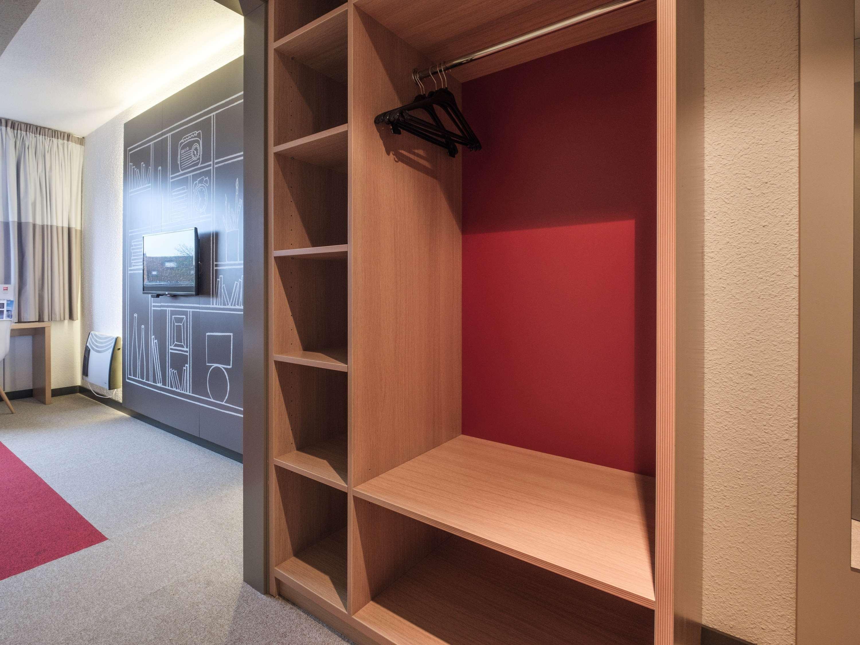 B&B Hotel Mons Gare Екстериор снимка