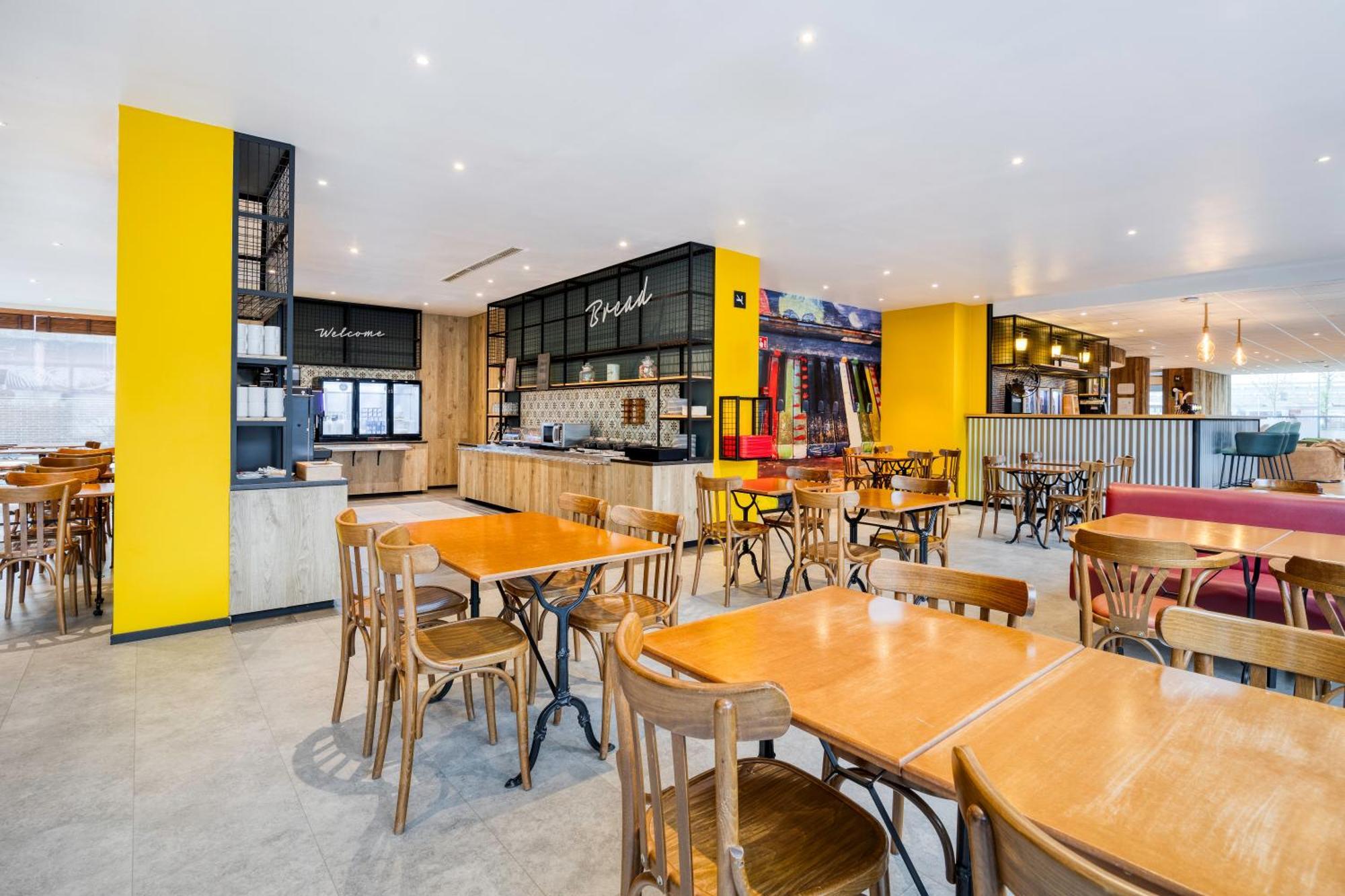 B&B Hotel Mons Gare Екстериор снимка